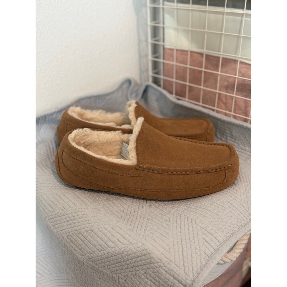 UGG Australia Men’s Ascot Sheepskin Slippers in Chestnut Size 12 EEE
